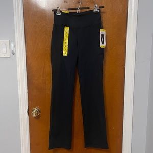 Jockey regular straight cut, mid rise yoga pants BNWT in Navy